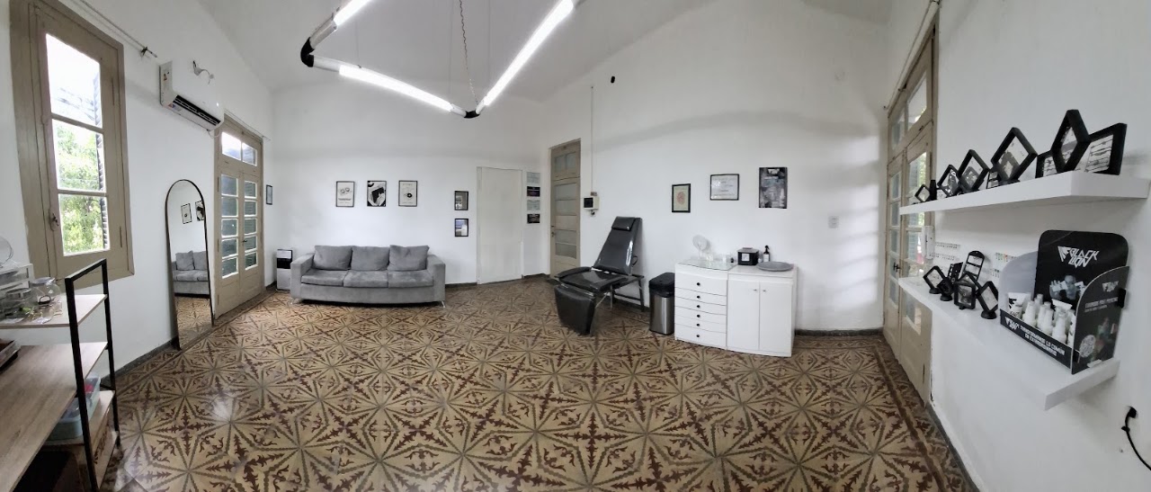 Interior del estudio Piercing Resistencia